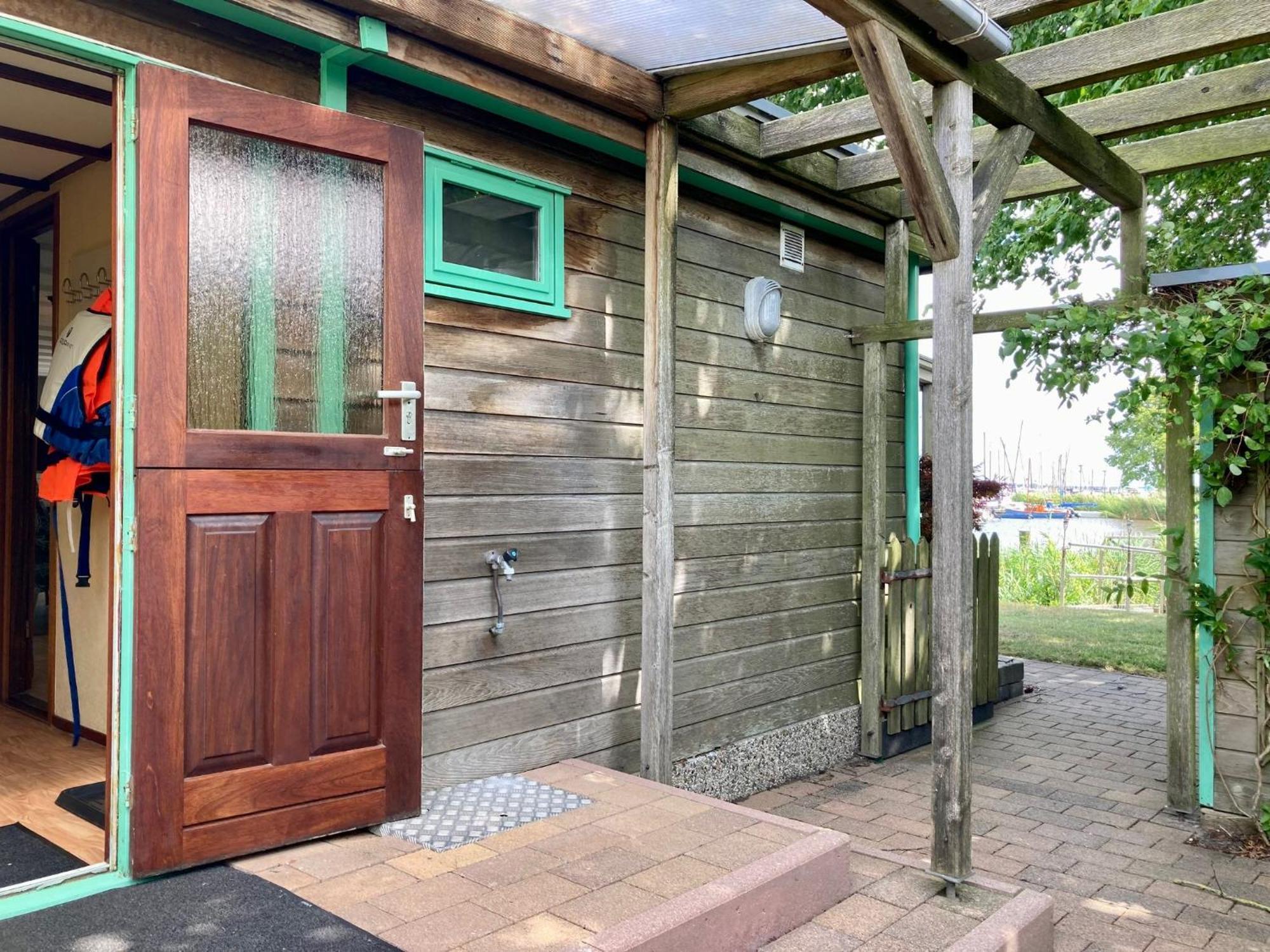4 Pers Holiday Home Hilla With Winter Garden In Front Of The Dike Directly On The Lauwersmeer Anjum Bagian luar foto